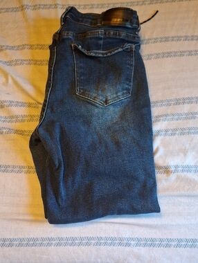 Alex Straight Ankle Jeans